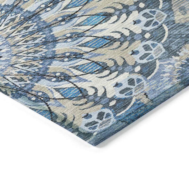 Machine Washable Indoor/ Outdoor Traditional Pinwheel Chantille Rug