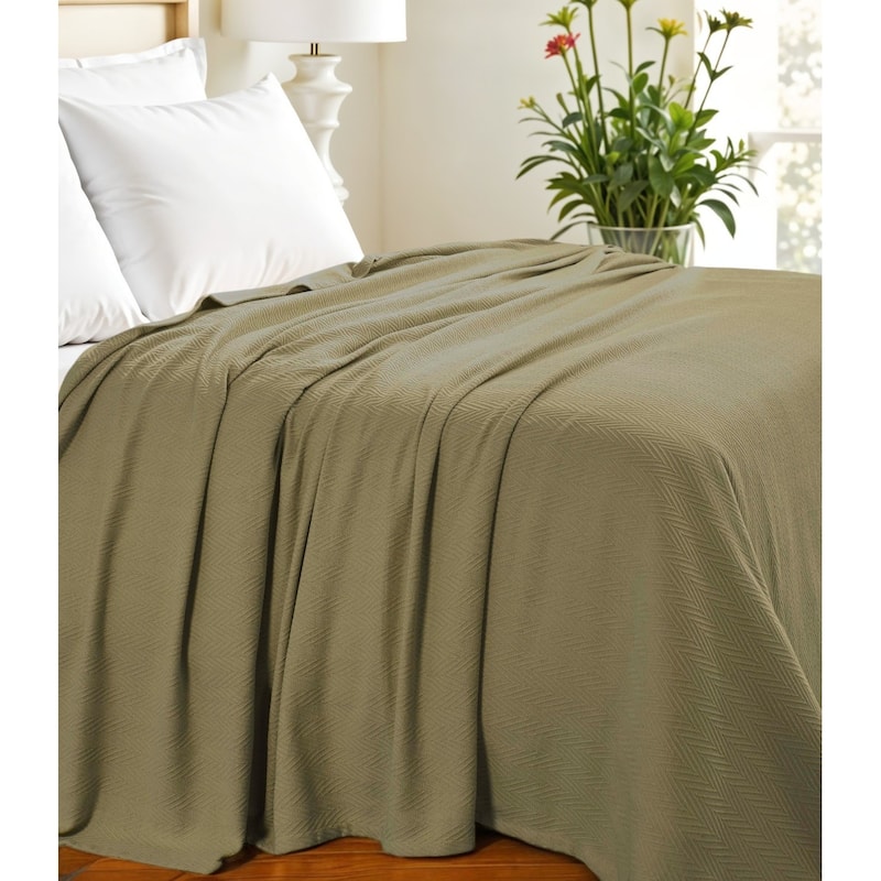 HomeRoots Queen Sage Cotton Woven Chevron Blanket - Queen - Sage