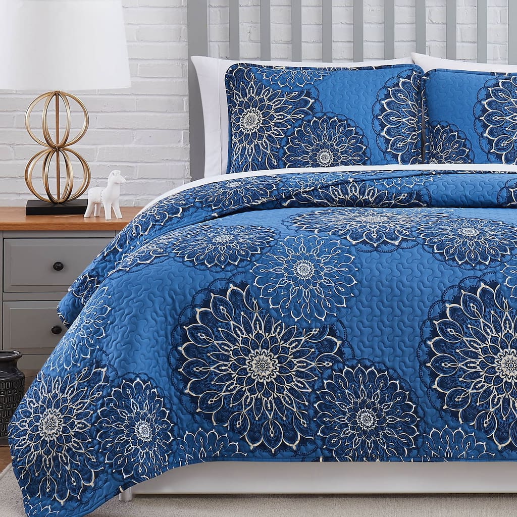 Midnight Floral Printed Quilt and Coordinating Sham Set