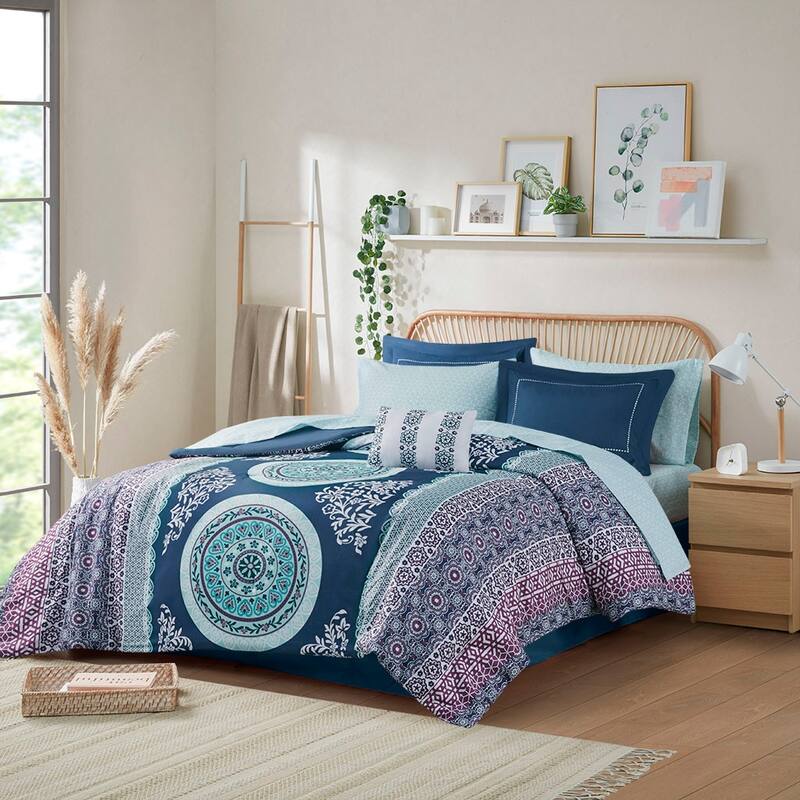 Intelligent Design Eleni Boho Comforter Set with Bed Sheets