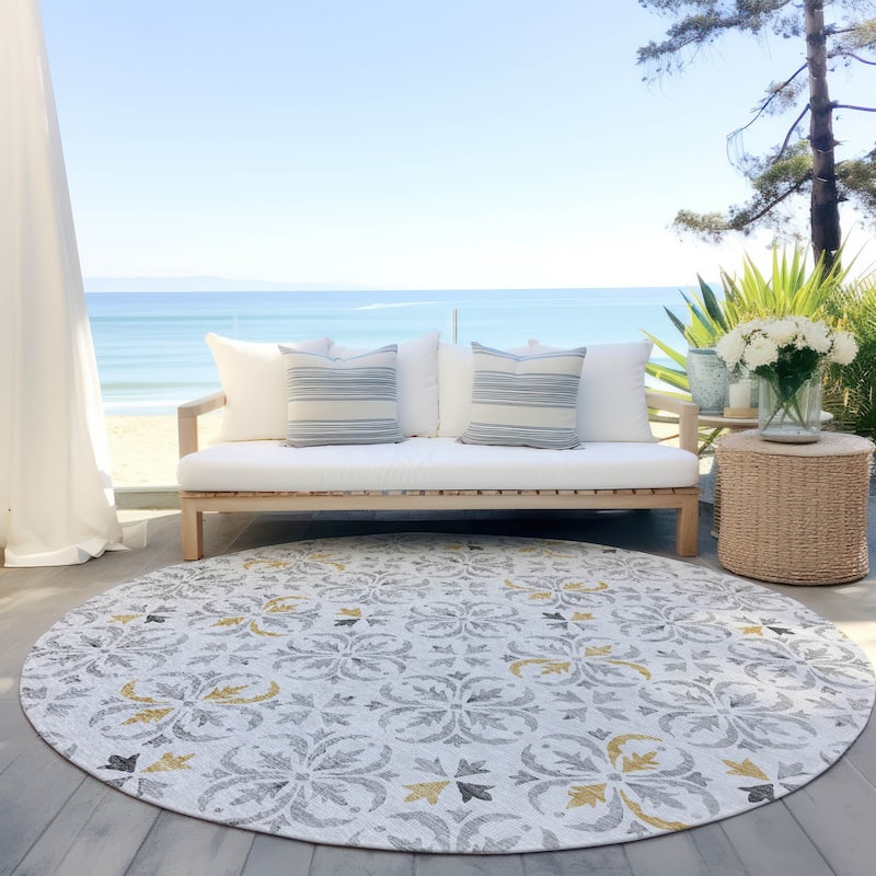 Machine Washable Indoor/ Outdoor Chantille Traditional Medallion Rug - Silver - 8' x 8'