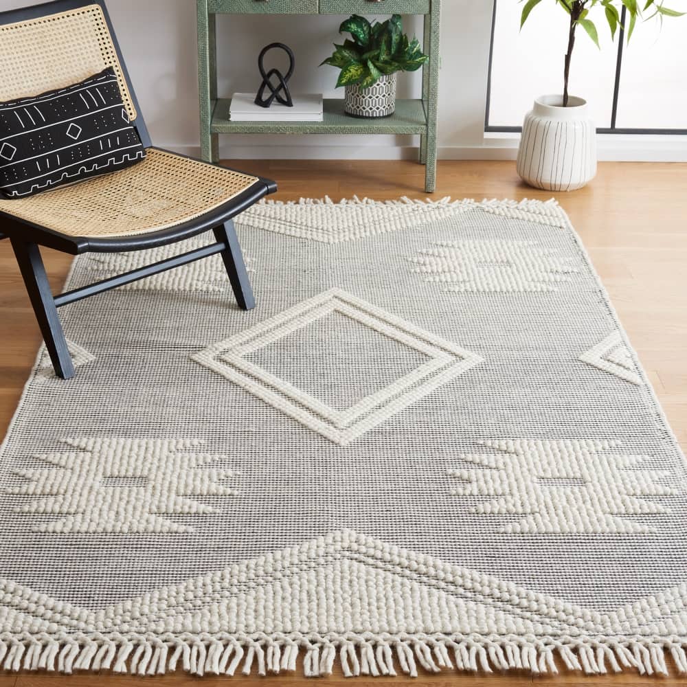SAFAVIEH Handmade Marbella Embrulla Modern Wool Rug