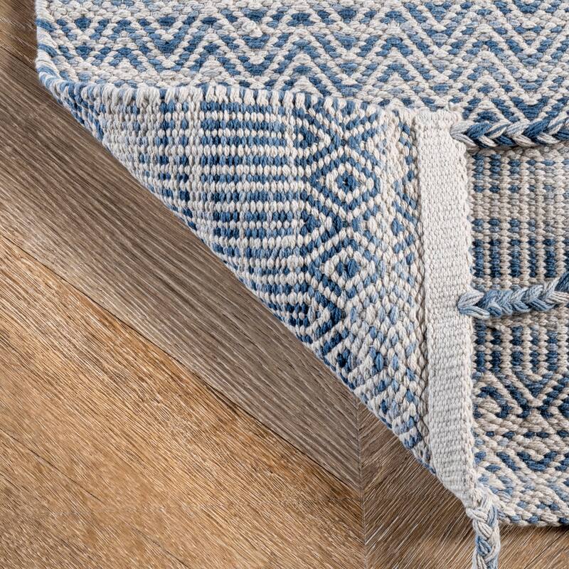Nuloom Diem Geometric Cotton Tassel Area Rug