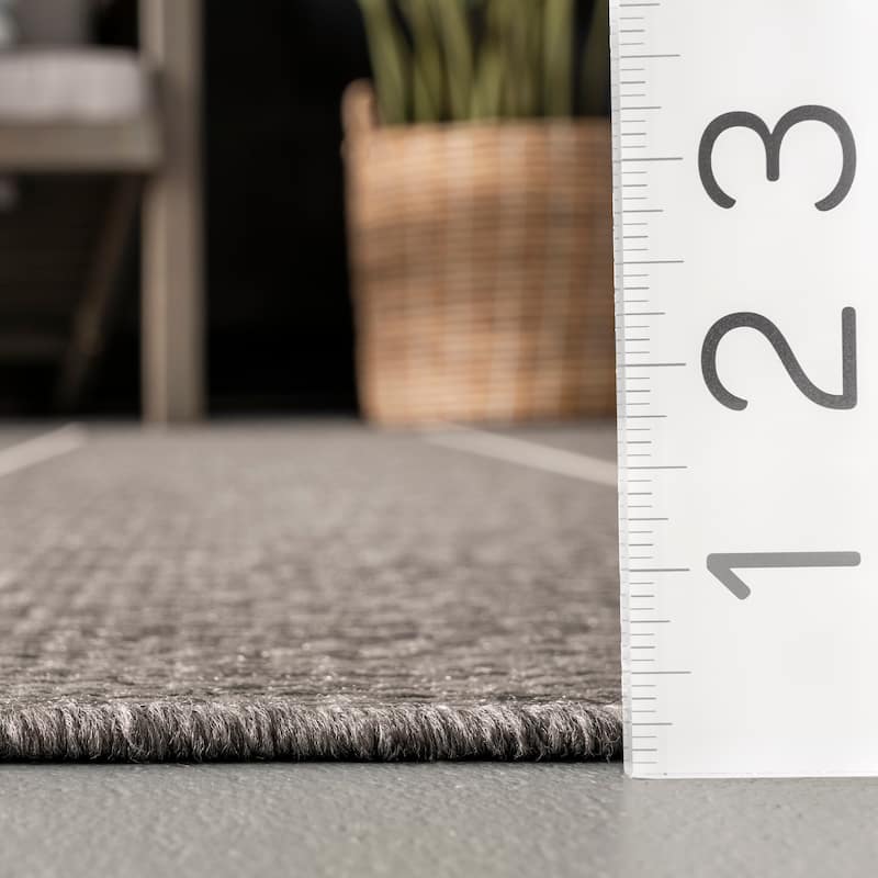 Nuloom Sharyl Modern Striped Indoor/Outdoor Area Rug