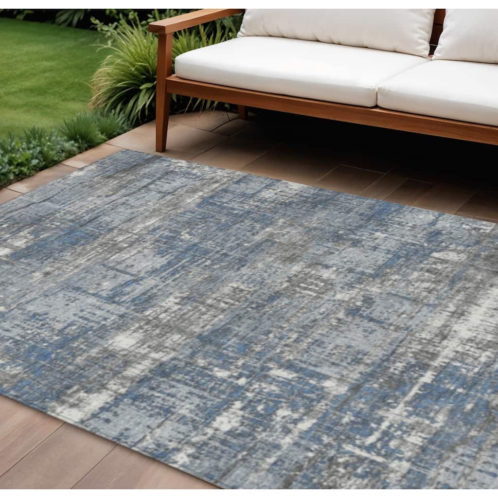 HomeRoots Geometric Transitional Rectangle Outdoor Rug