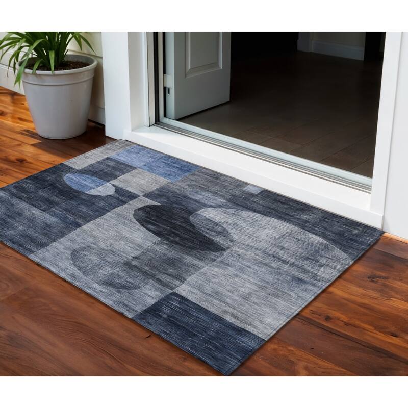 HomeRoots Geometric Transitional Rectangle Outdoor Rug - 3' x 5'