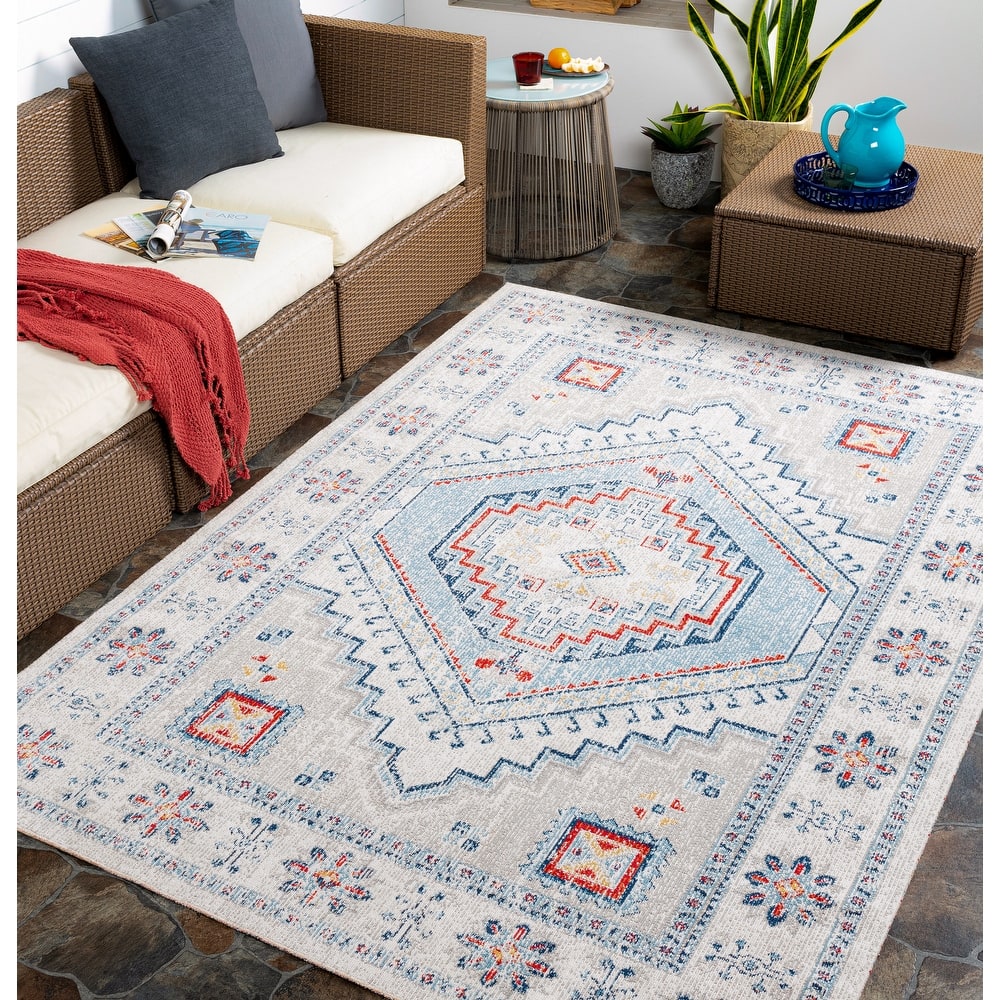 Livabliss Frenella Indoor/ Outdoor Distressed Boho Area Rug