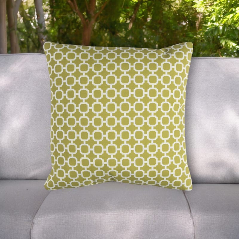 22" Green and White Quatrefoil Indoor Outdoor Throw Pillow - Green and White