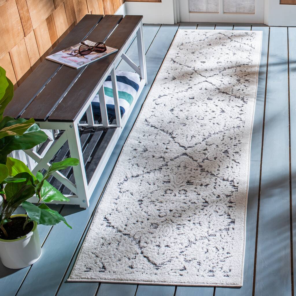 SAFAVIEH Cabana Yashoda Indoor/ Outdoor Waterproof Patio Rug