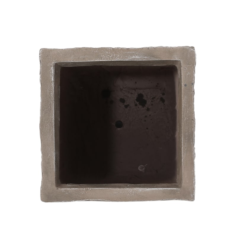 Flower pot，PLANTER，This garden urn planter allows for variation in height in your garden area