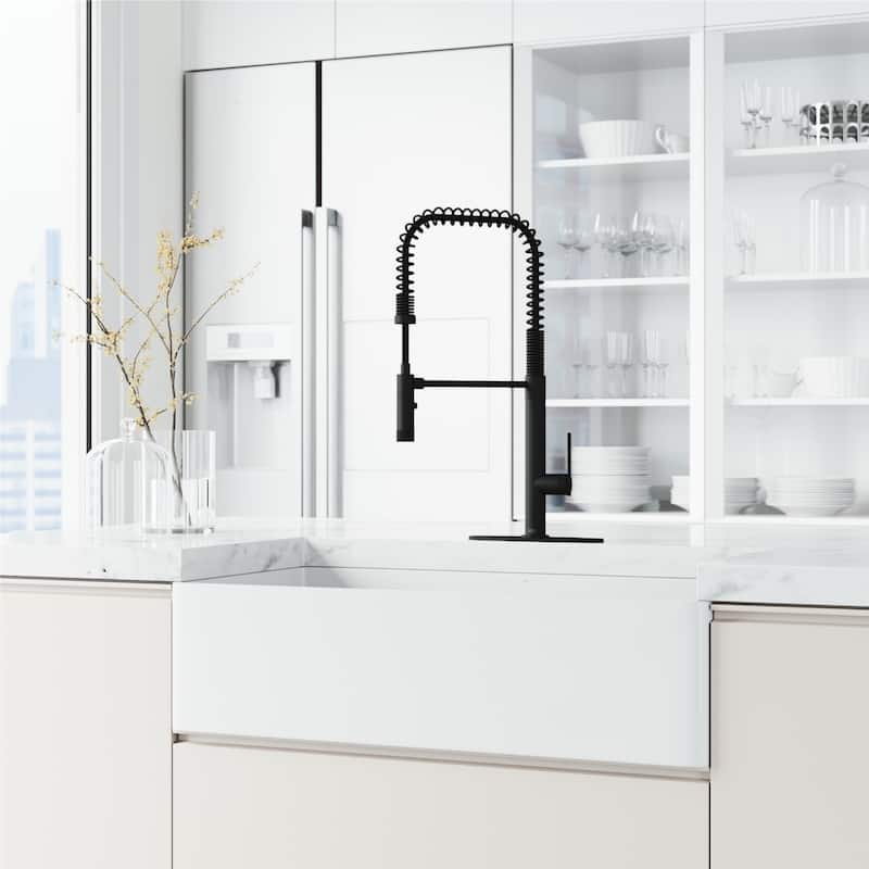 VIGO Sterling 23" H Single Handle Pull-Down Sprayer Kitchen Faucet