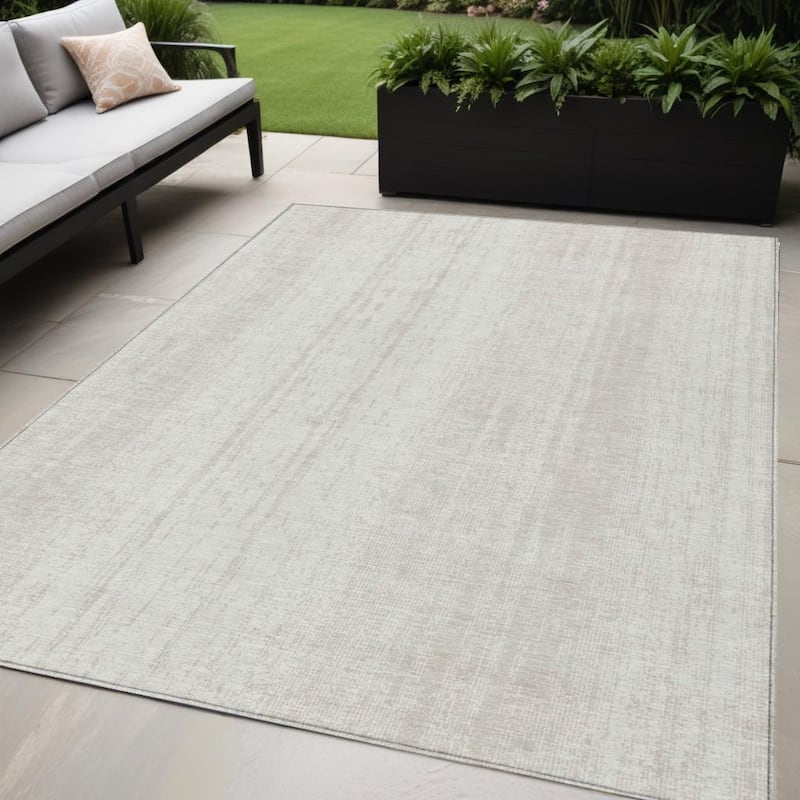 HomeRoots Striped Transitional Rectangle Outdoor Rug - 5' X 8'