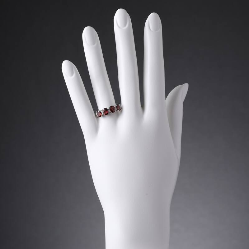 Sterling Silver 2.25 ct Garnet Birthstone Ring