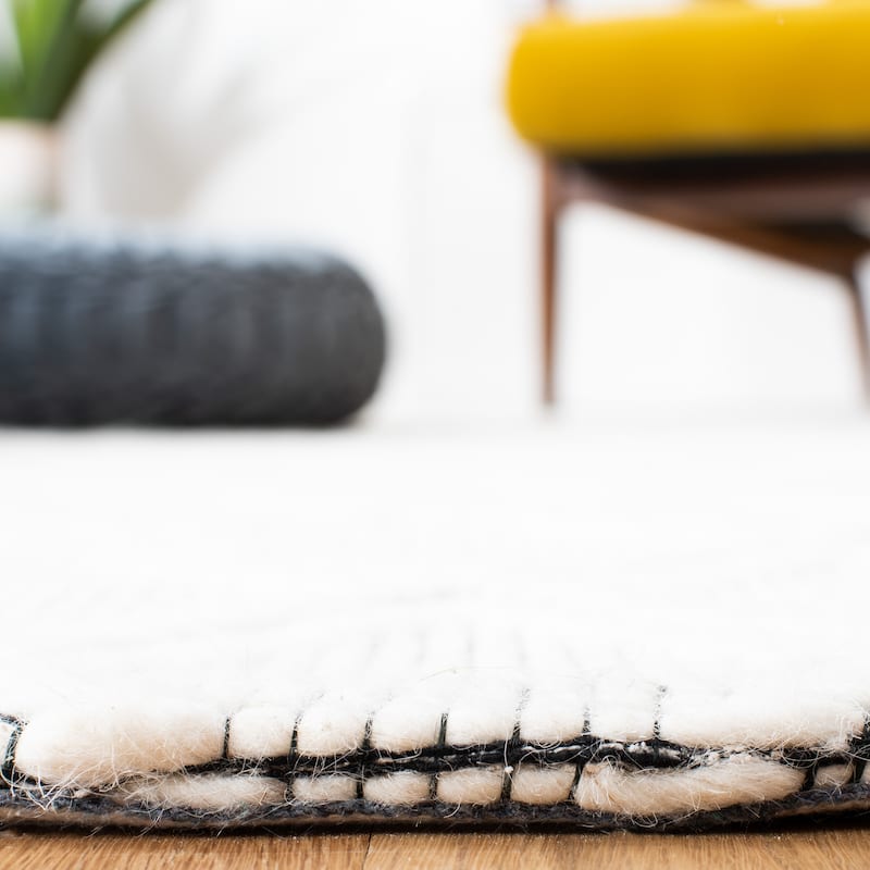 SAFAVIEH Handmade Marbella Gotelinde Wool Rug