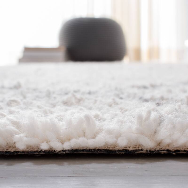 SAFAVIEH Handmade Casablanca Shag Synne Wool Rug