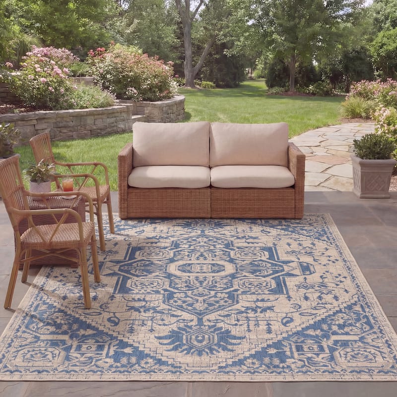 SAFAVIEH Courtyard Theoni Casual Rug
