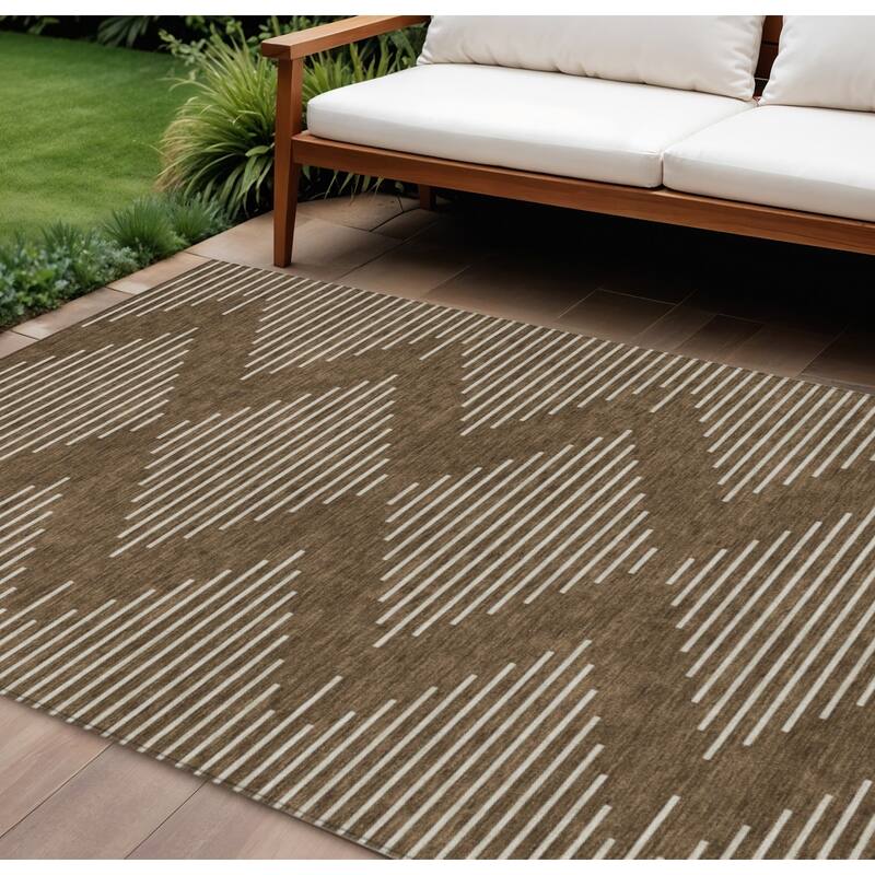 HomeRoots Geometric Transitional Rectangle Outdoor Rug - 8' X 10'