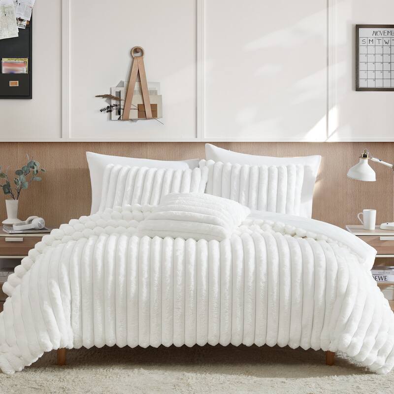 Riverbrook Home Everett Collection