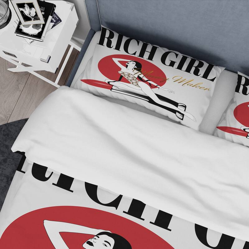Designart 'Girl In Swimsuit With Pomade' Vintage Duvet Cover Set