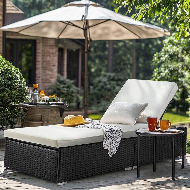 Outdoor Wicker Single Chaise Lounge with Cushion