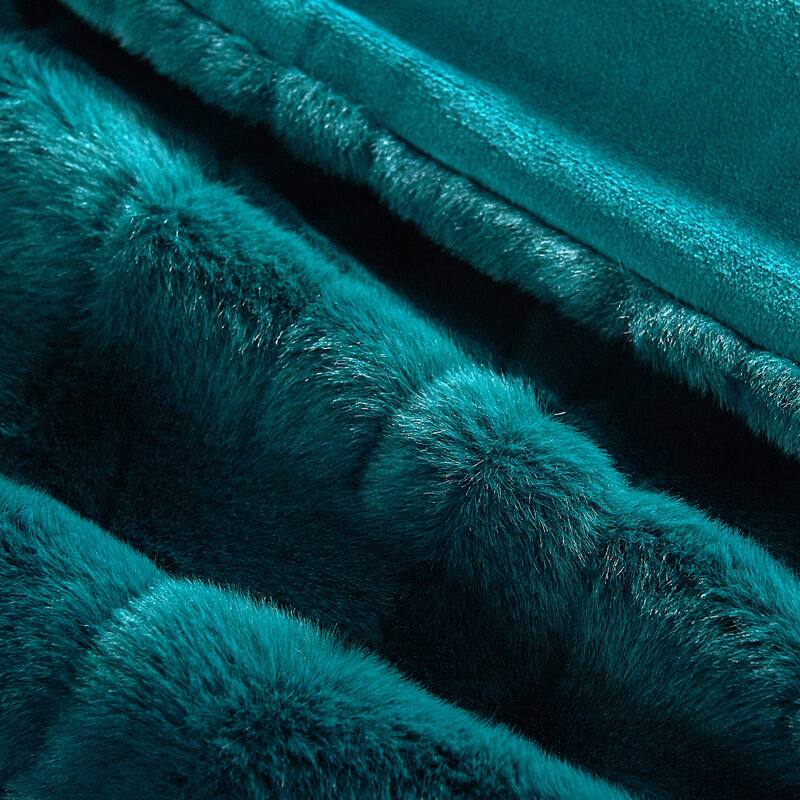 Home Soft Things Stylish FauxFur Throw Soft Fluffy Warm Blanket