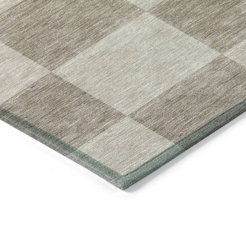 Machine Washable Indoor/ Outdoor Modern Checker Chantille Rug