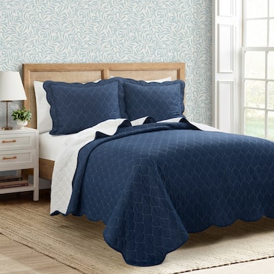 Lush Decor Coastal Chic Scallop Edge Reversible Quilt