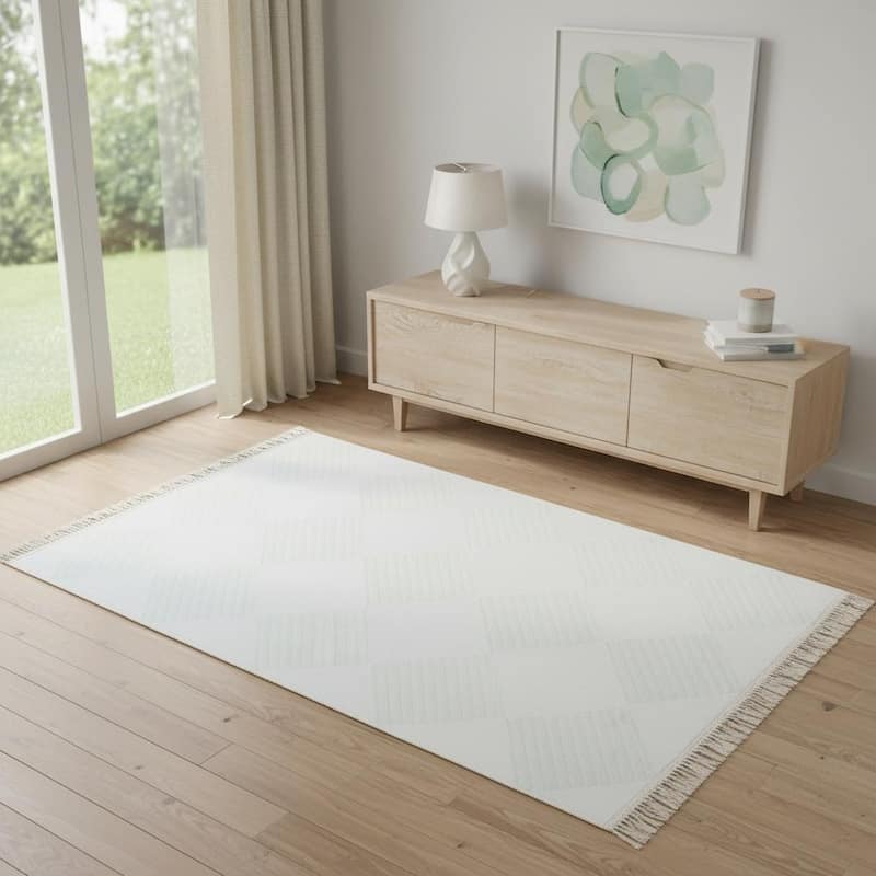 HomeRoots Geometric Casual Rectangle Area Rug - 4' X 6'