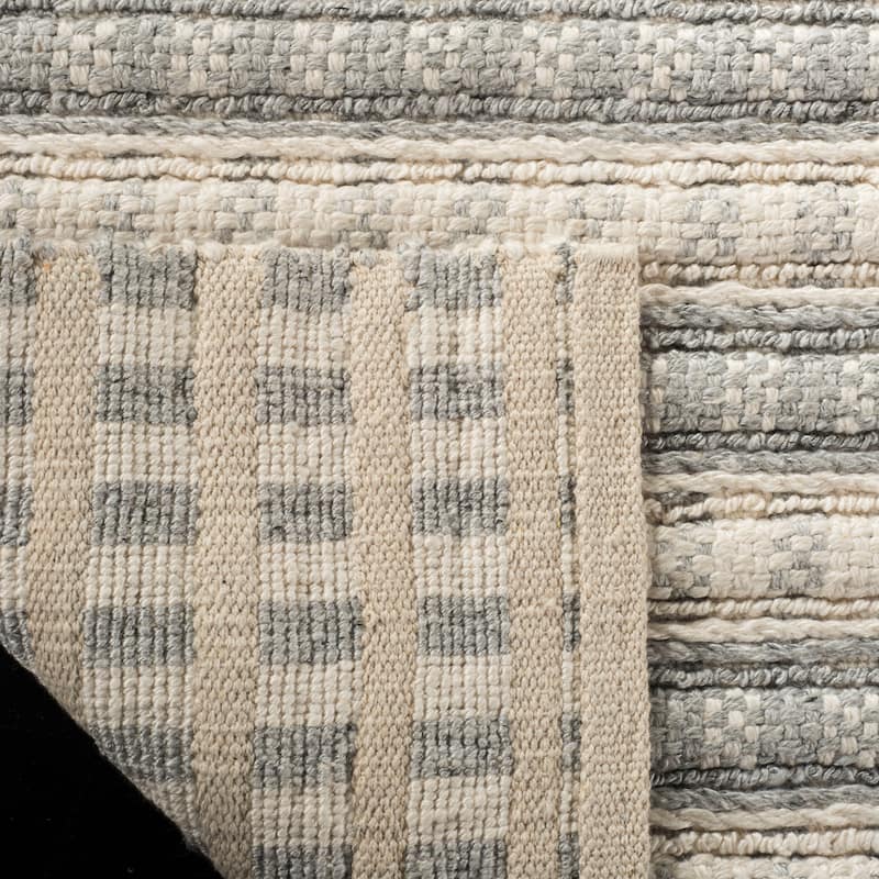 SAFAVIEH Handmade Natura Begum Wool Rug