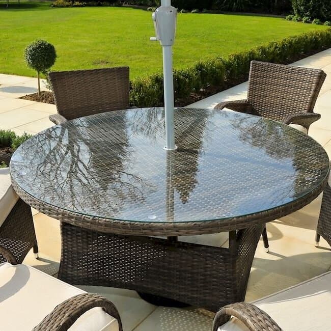 All-Weather Aluminum Woven Rattan Round Dining Table with Umbrella Hole and Tempered Glass Top