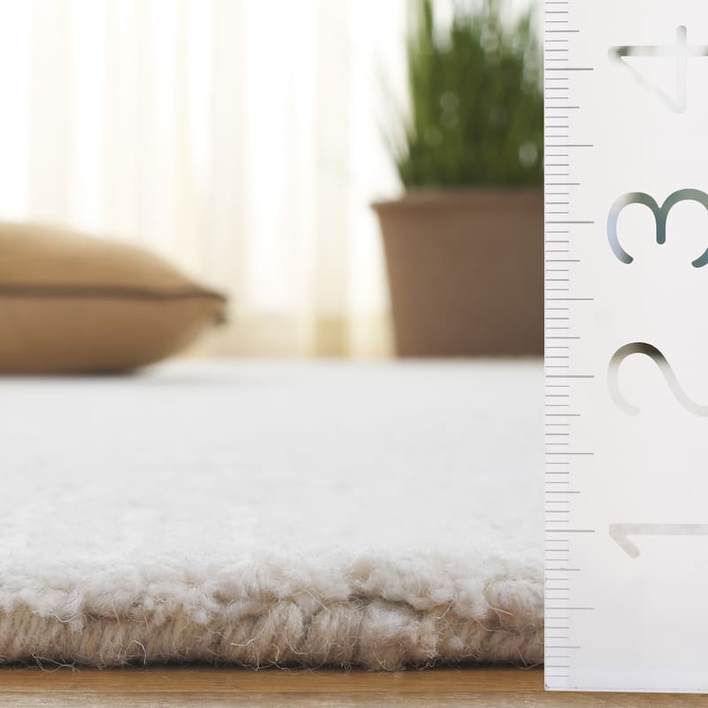 SAFAVIEH Handmade Mykonos Walli Wool Rug