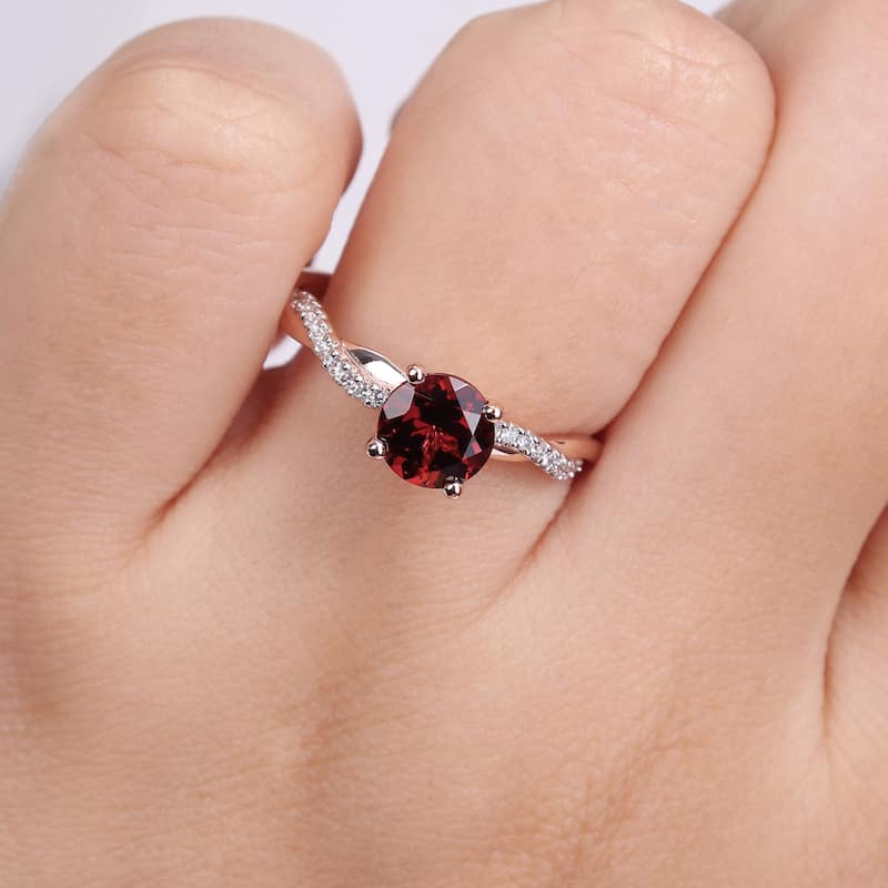Miadora Garnet and 1/6ct TDW Diamond Crossover Birthstone Ring in 14k Rose Gold