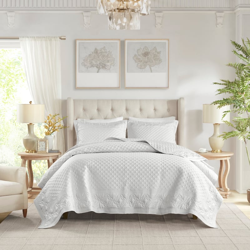 Croscill Versailles 3 Piece Quilt Set - Grey - Queen