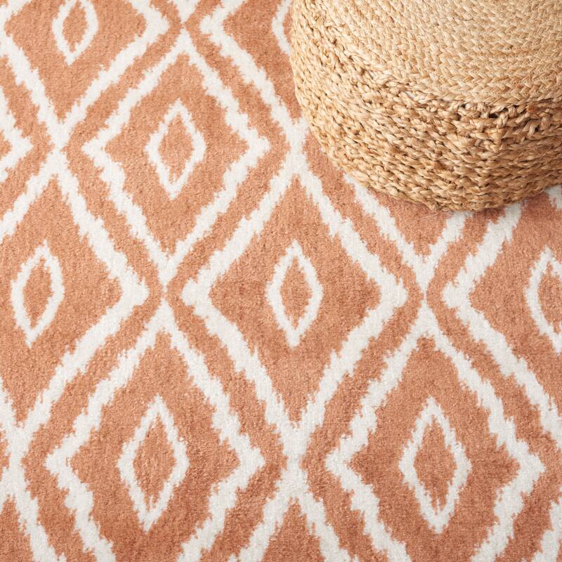 SAFAVIEH Pyramid Whitney Boho Geometric Rug