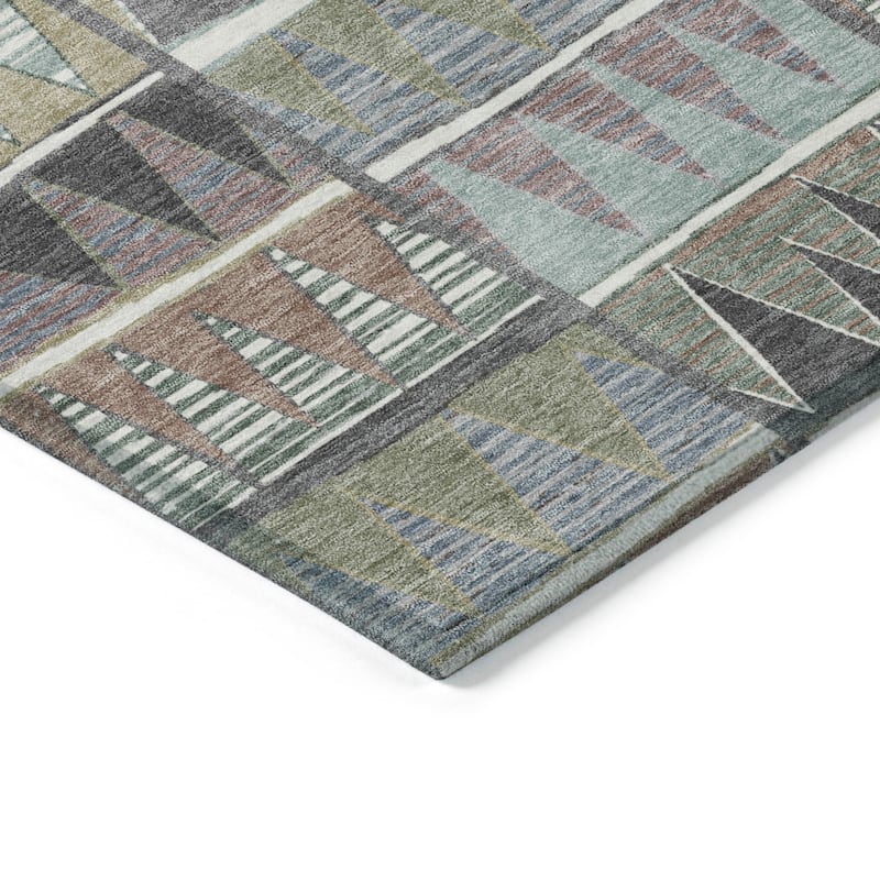 Machine Washable Indoor/Outdoor Casual Pennant Chantille Rug