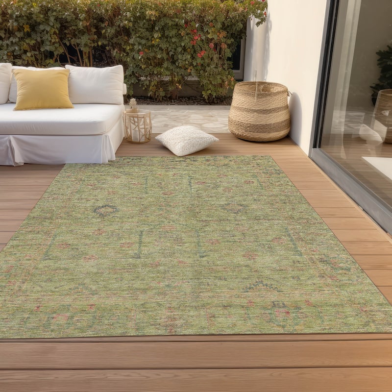 Machine Washable Indoor/ Outdoor Distressed Traditional Chantille Rug