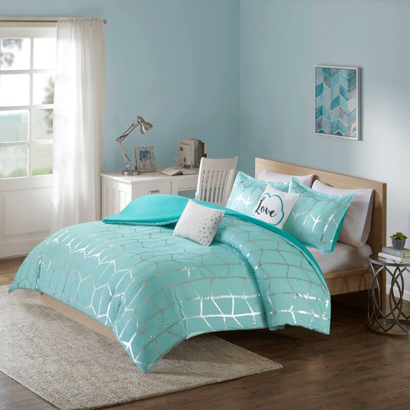 Intelligent Design Khloe Metallic Printed Duvet Cover Set