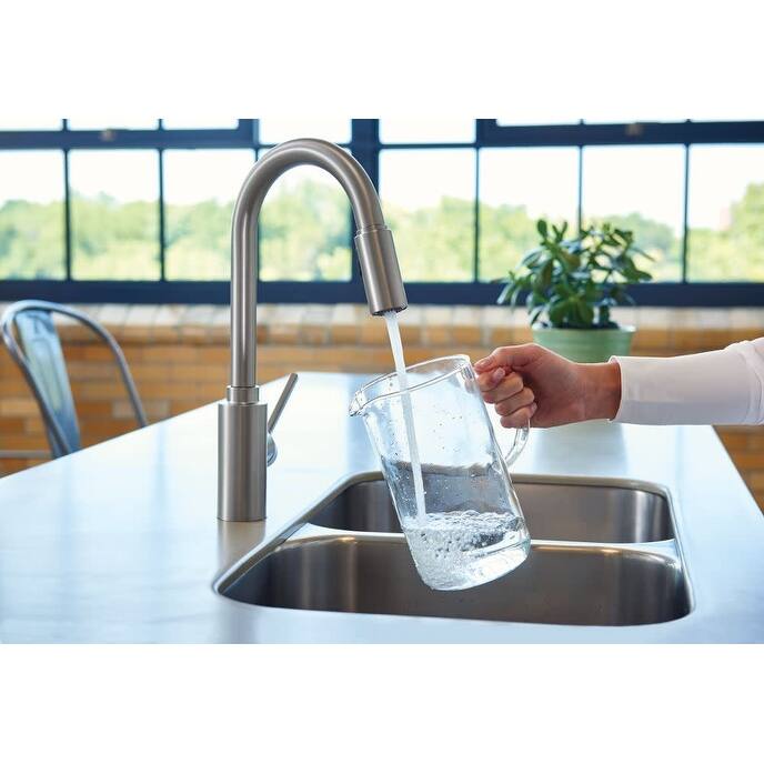 Moen Genta LX Pull-Down Spray Kitchen Faucet with PowerClean