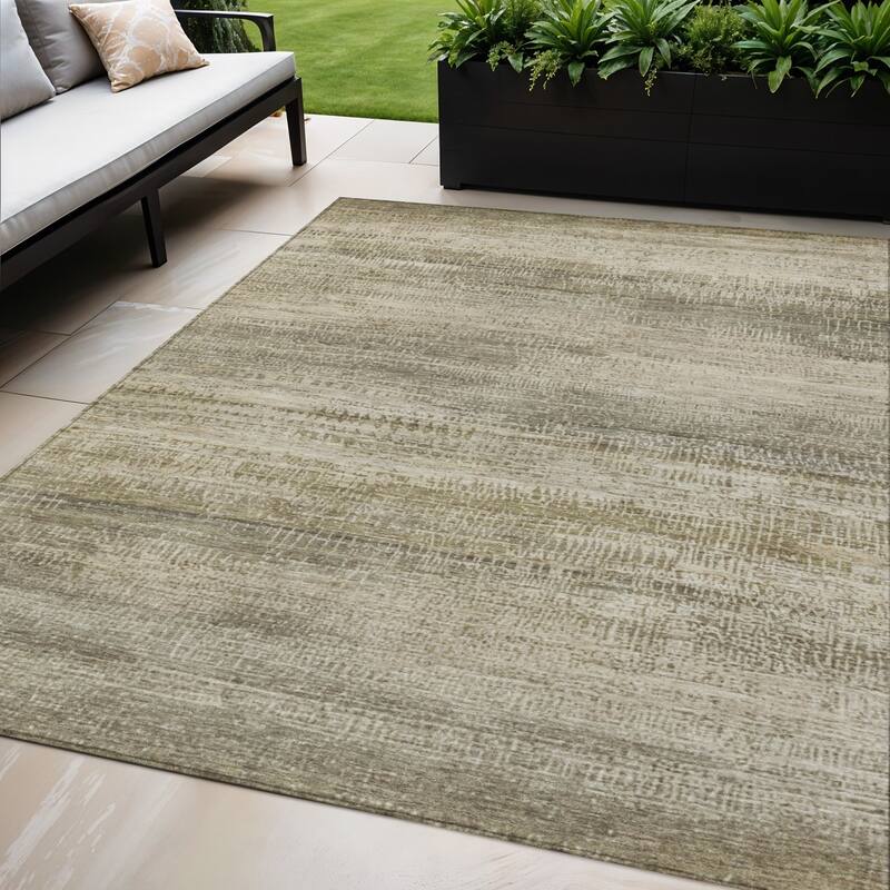 HomeRoots Abstract Transitional Rectangle Outdoor Rug - 5' X 8'