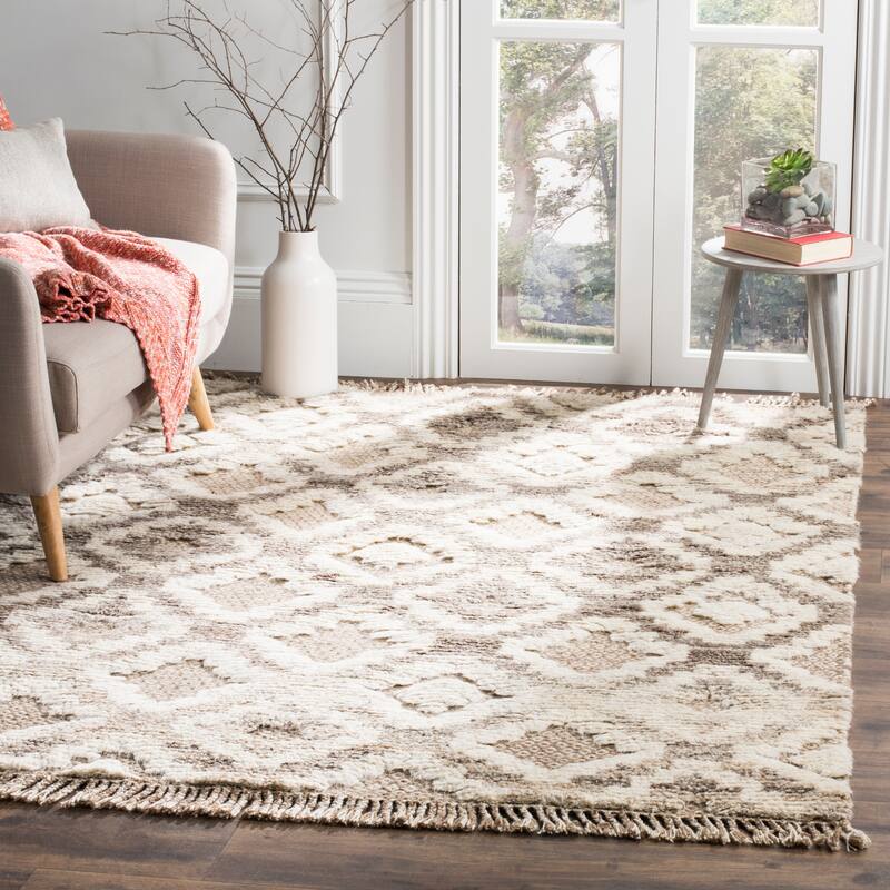 SAFAVIEH Hand-knotted Kenya Phillippa Southwestern Tribal Wool Rug - 5' x 8' - Natural