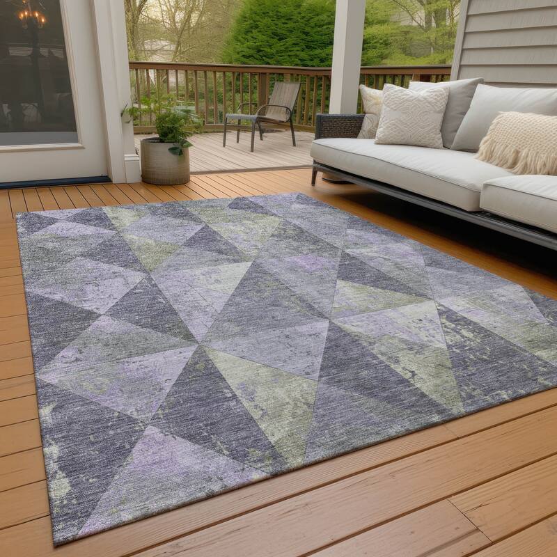 Machine Washable Indoor/ Outdoor Contemporary Diamonds Chantille Rug
