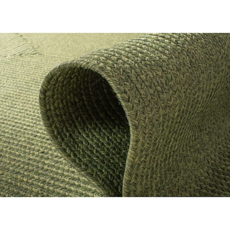 SAFAVIEH Handmade Braided Country Casual Lavada Rug