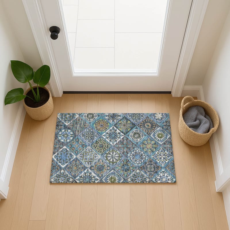 Machine Washable Indoor/ Outdoor Traditional Mosaic Chantille Rug
