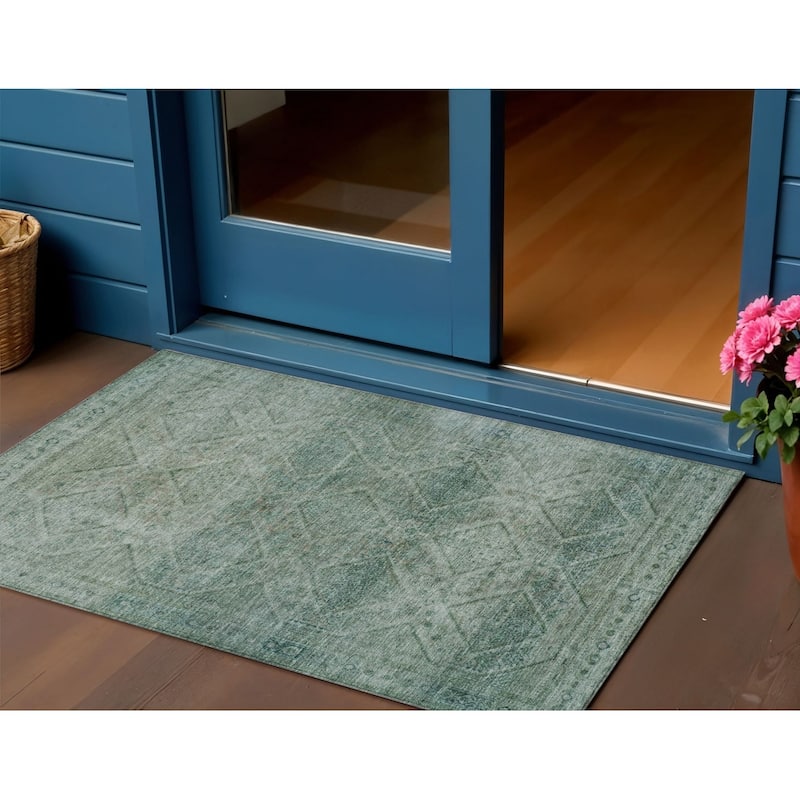 HomeRoots Geometric Transitional Rectangle Outdoor Rug - 3' x 5'