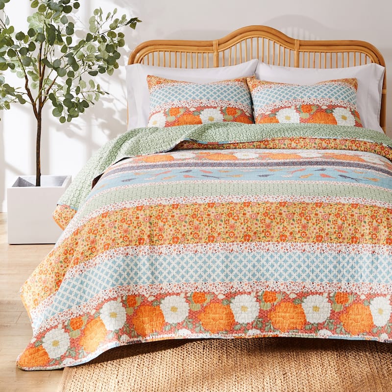 Barefoot Bungalow Carlie Modern Calico Reversible Cotton Quilt Set - Calico Stripes - Full - Queen