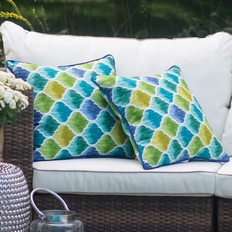 Curious Birds 17-inch Outdoor Throw Pillow (Set of 2) - 17x17