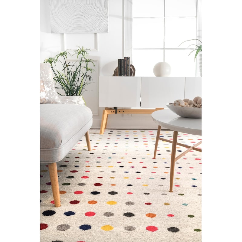 Nuloom Dorie Polka Dot Area Rug