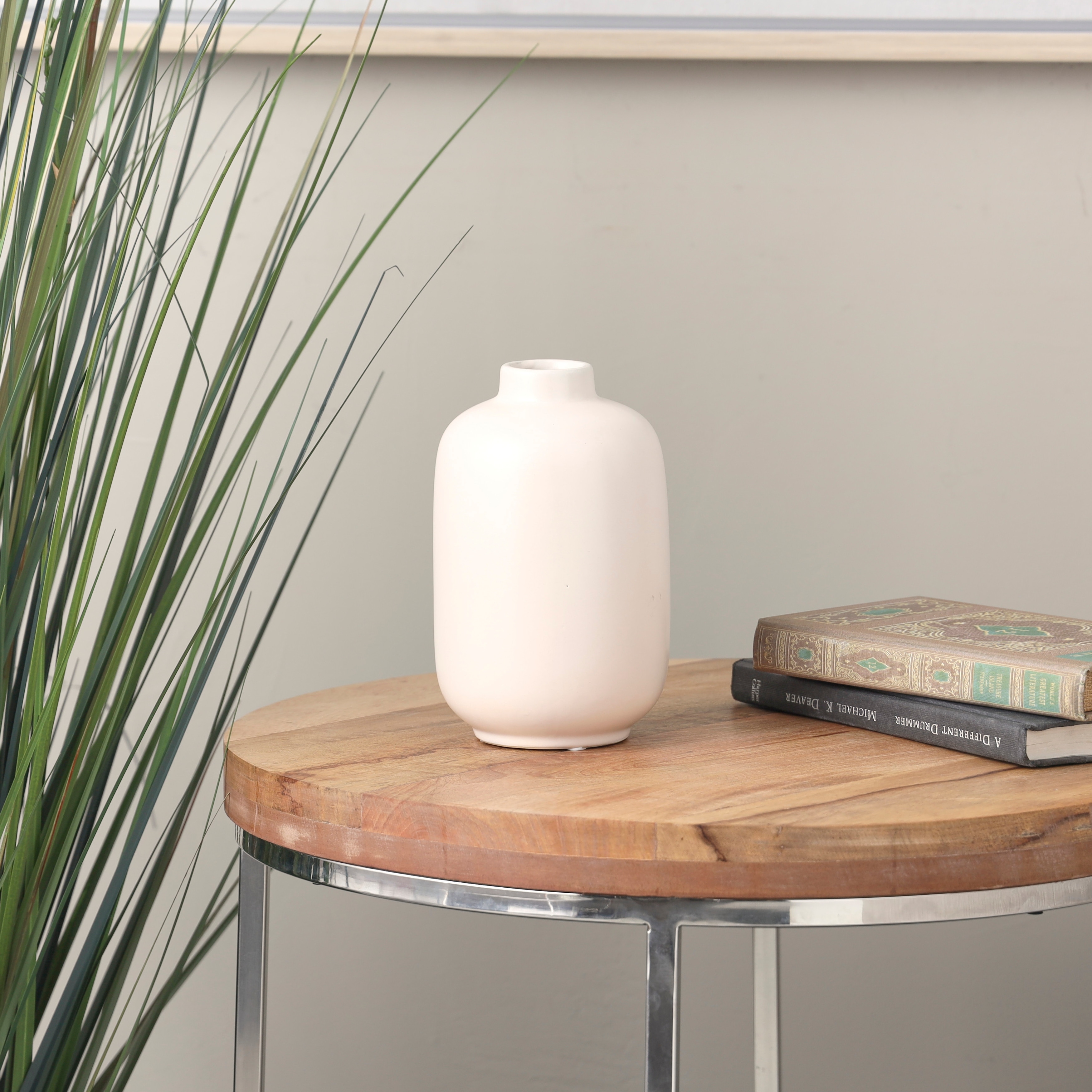 Cream Ceramic Minimalistic Decorative Vase