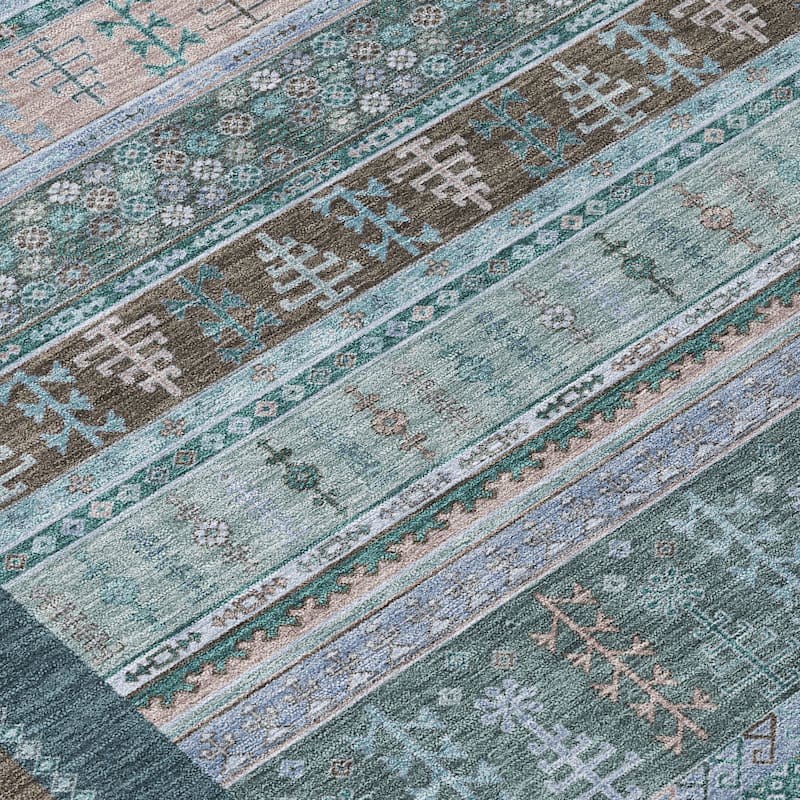 Machine Washable Indoor/Outdoor Global Kilim Chantille Rug
