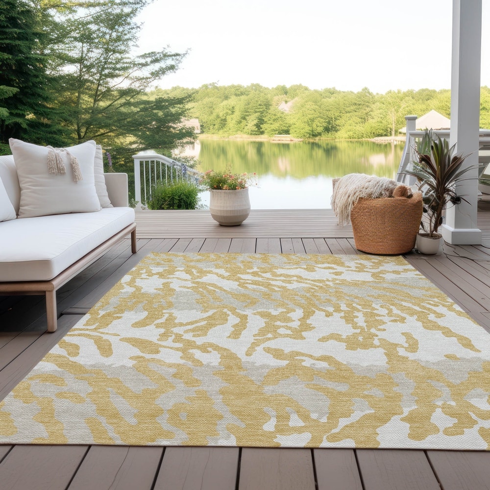 Machine Washable Indoor/ Outdoor Chantille Abstract Animal Print Rug
